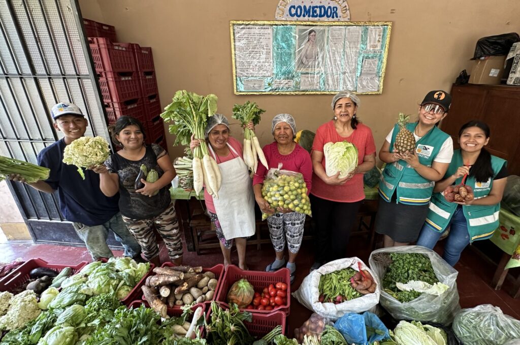 ayuda social area de gestión social mercado tierra prometida comedor popular maría parado de bellido